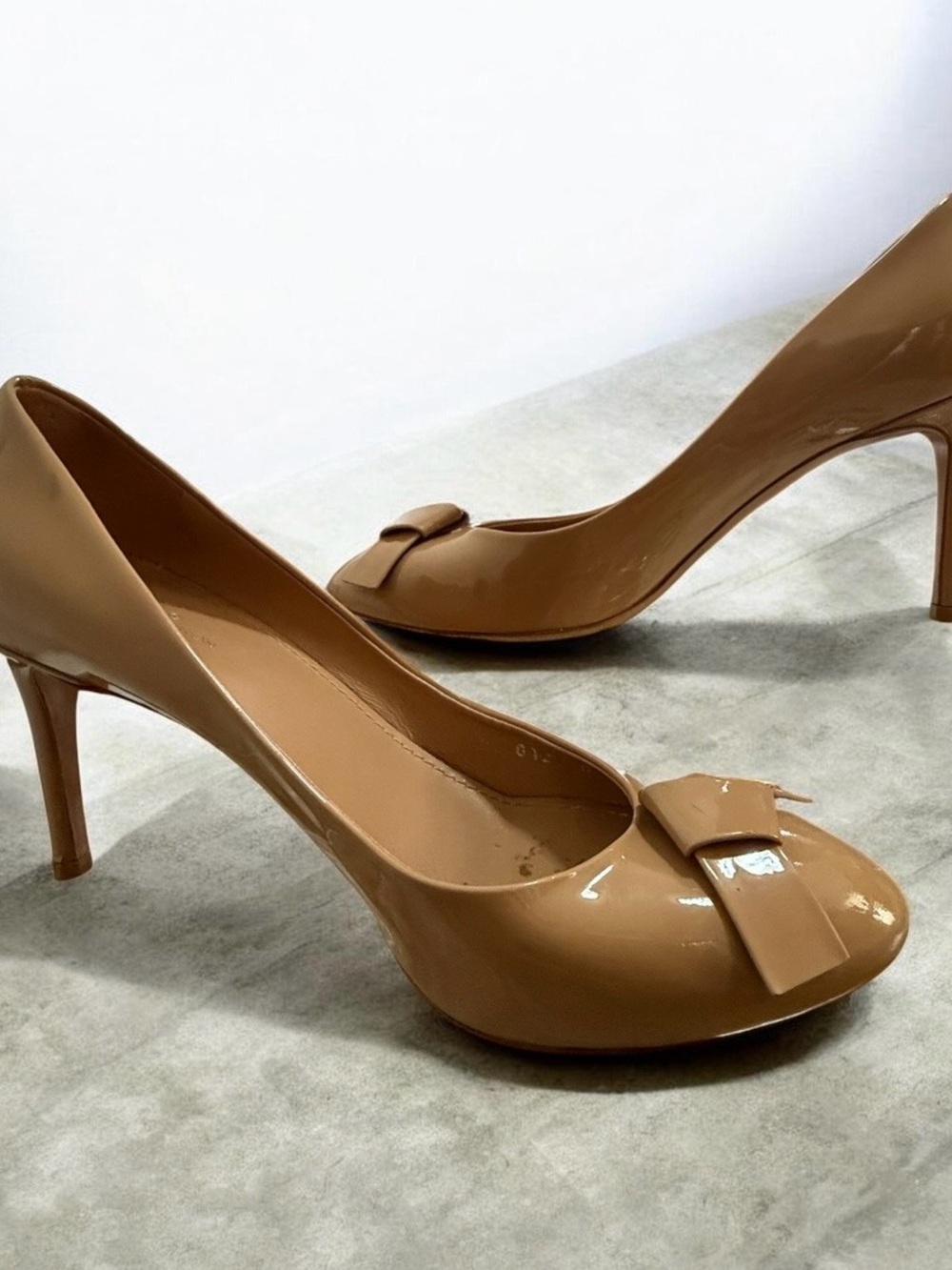 Louis Vuitton camel-colored high-heeled shoes, size 37.5